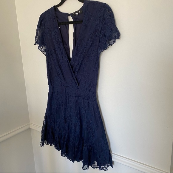 TRIXXI Navy Lace Short Sleeve Romper Small - Picture 3 of 7